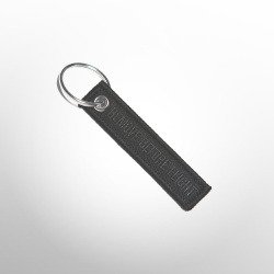 Микро брелок Remove Before Flight с чёрной надписью